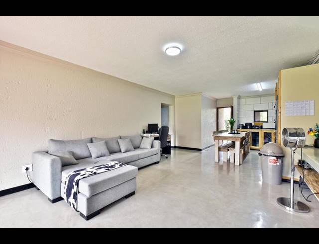 2 BEDROOM APARTMENT FOR SALE IN NEW REDRUTH